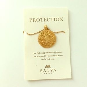 Satya Pendant Necklace
